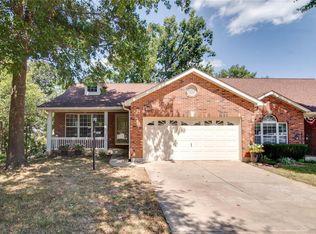 1018 Lexington Estates Dr, Godfrey, IL 62035