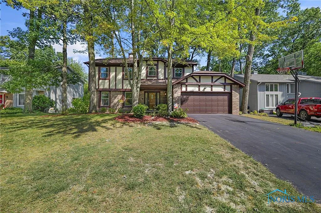 2350 Cheshire Woods Rd photo 1