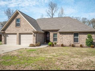 1707 Woodside Dr, Muscle Shoals, AL 35661