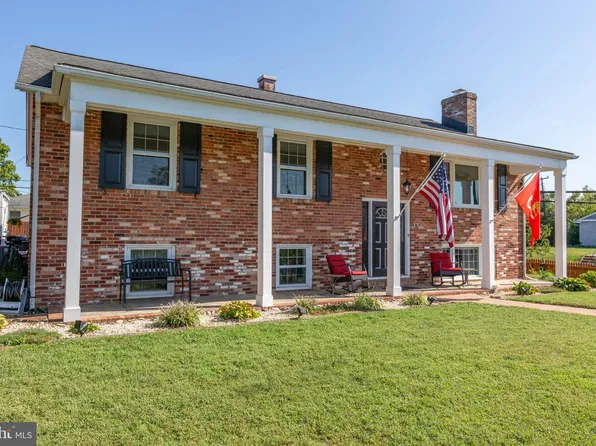 460 Riverside Dr, Fredericksburg, VA 22401