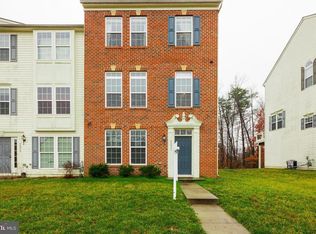 42977 Edgewater St, Chantilly, VA 20152
