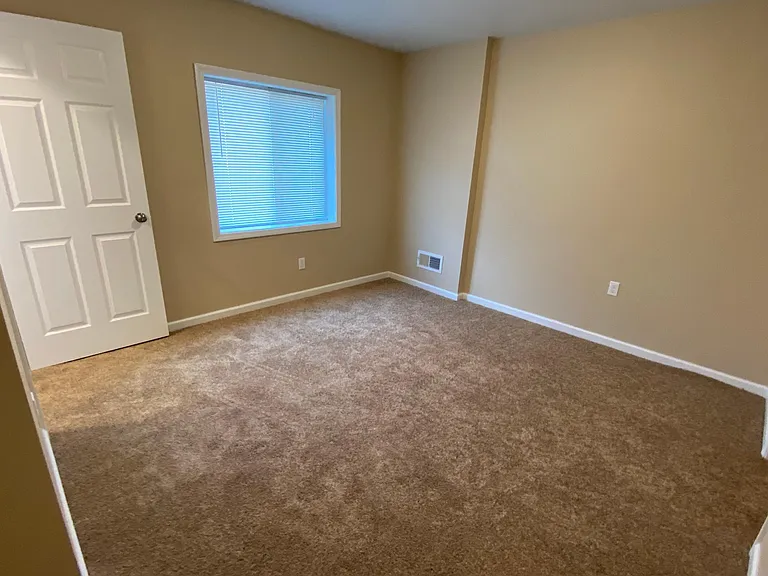 2255 McKees Rocks Rd #B — Photo 7