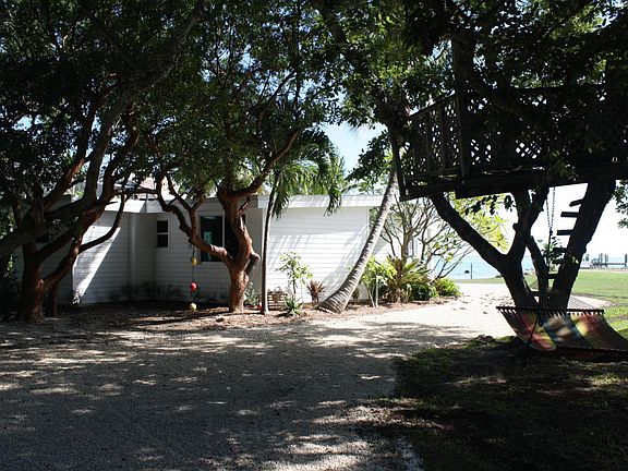 2nd image of 825 E Shore Dr