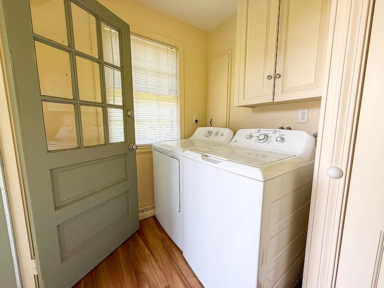 380 Gibbs Ave — Photo 9