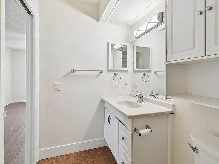 938 Willowood Ln — Photo 19