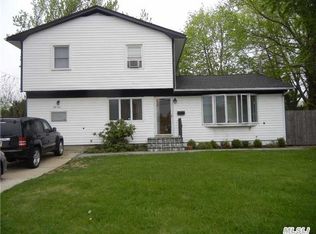 53 W White St, Brentwood, NY 11717