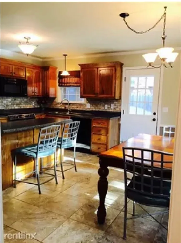 Building Photo - 3418 Reeder Dr