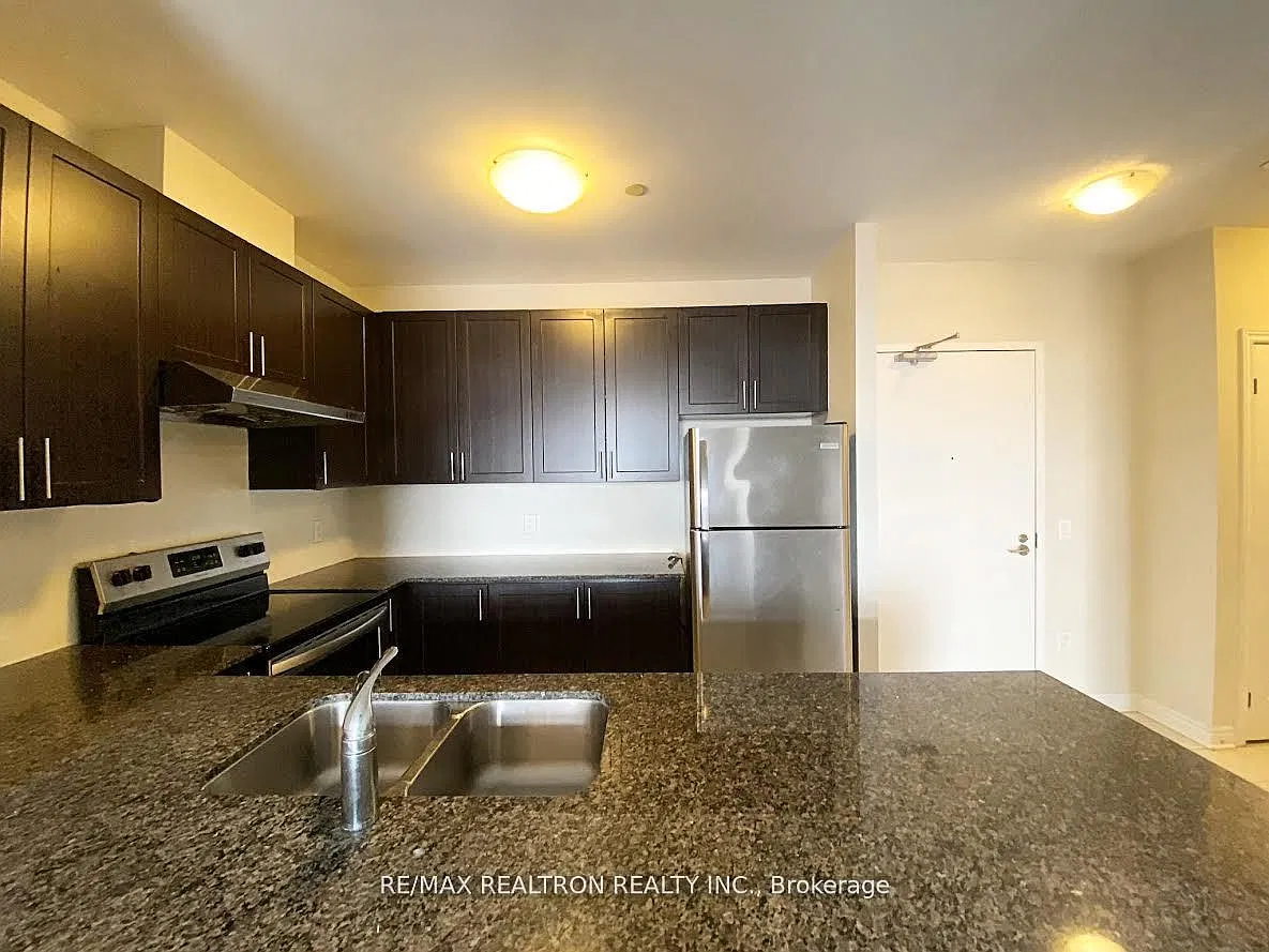 7325 Markham Rd — Photo 4