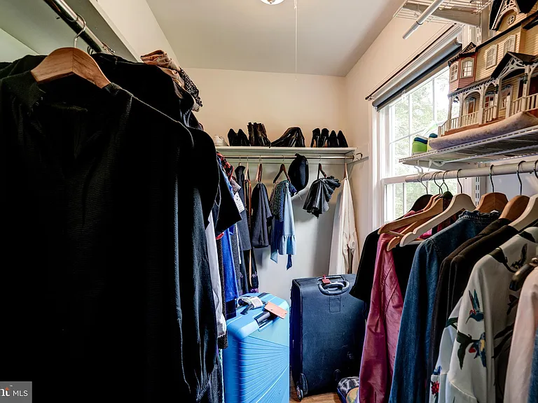 7525 Cayuga Ave — Photo 29