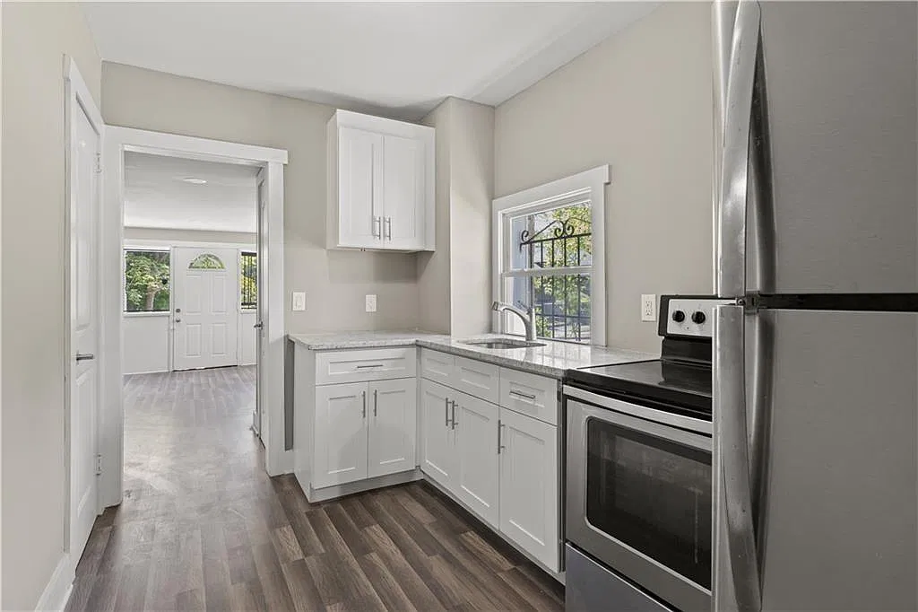 1 bed, 1300 sqft, $1,300 — Photo 4