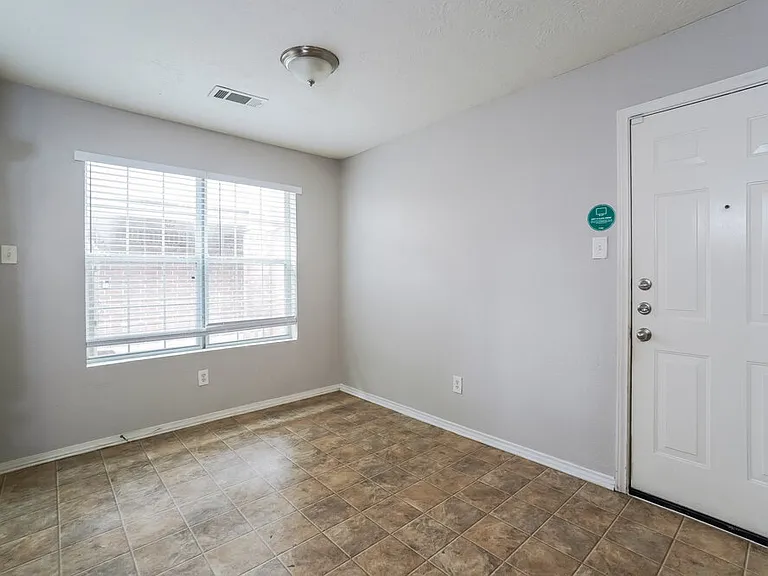 15154 Elstree Dr — Photo 7