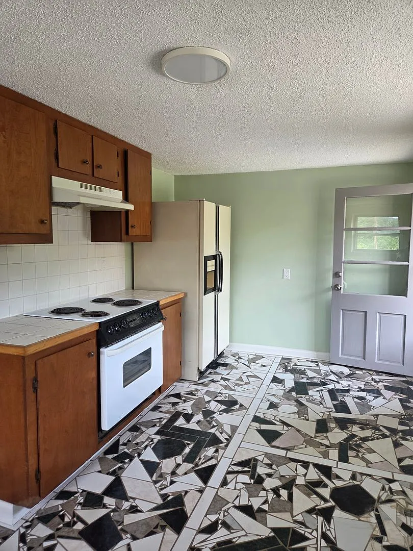2 or 3 Bedroom / 1 Bath chalet style Mtn Retreat duplex — Photo 3