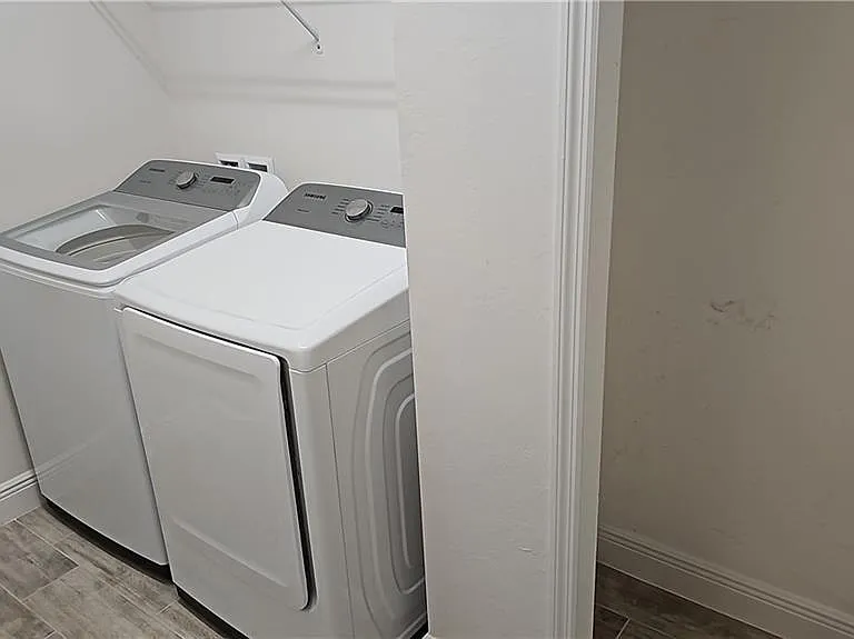 2305 Ariane Dr — Photo 24