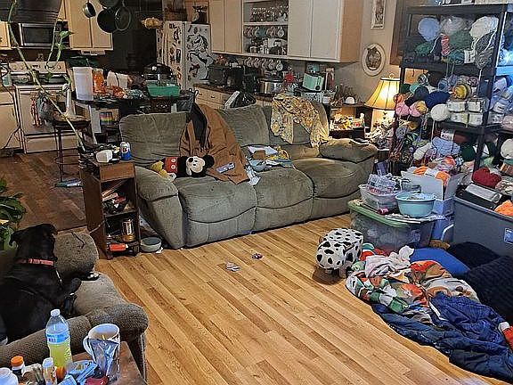 3rd image of 535 Monument Rd