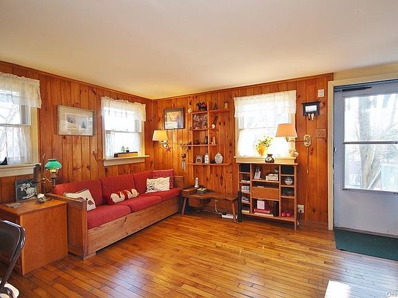 3rd image of 15 Hansen Ave