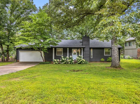 2429 Woodthrush Dr, Chattanooga, TN 37421