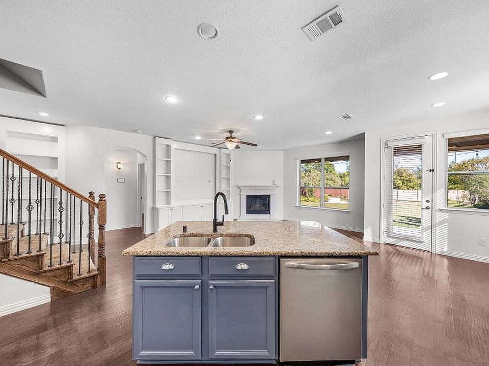 1st image of 600 Park Meadow Ln