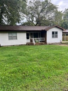 145 N Oak St, Big Cabin, OK, 74332
