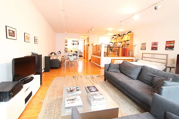 Rented by Level Group | media 35