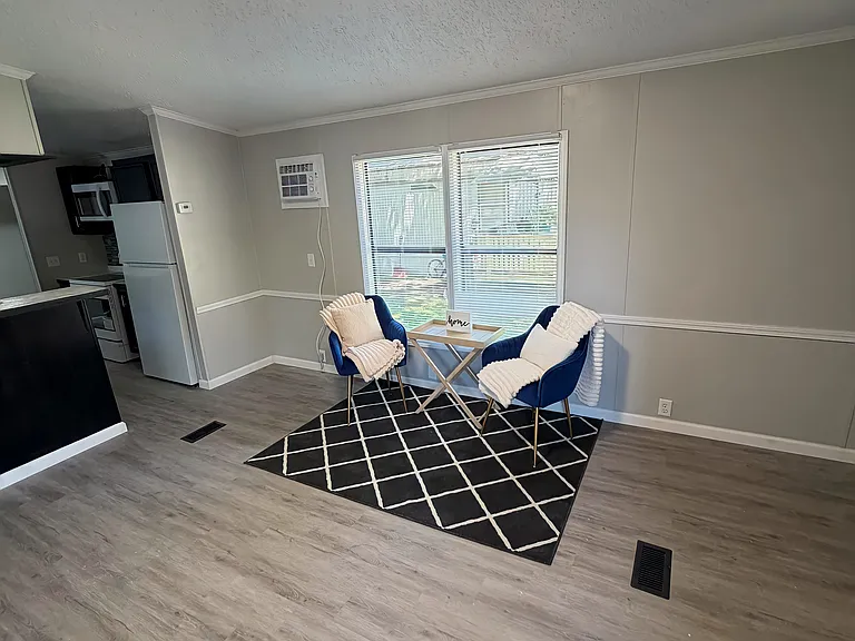 74 Deerwood Dr — Photo 4