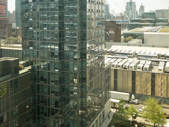 5th image of 635 W 42nd St APT 12J