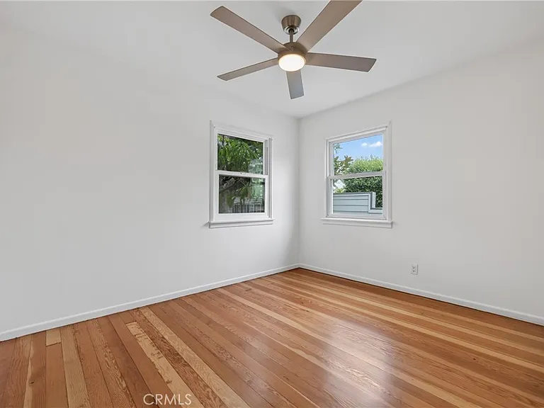 581 Park Ave — Photo 8