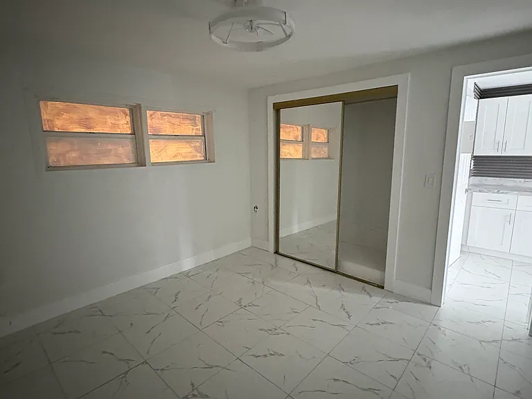 2519 SW 9th St — Photo 5