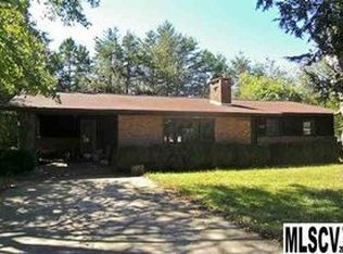 1934 Locust Pl SW, Lenoir, NC 28645