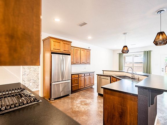 4th image of 6015 Rio Grande Ave