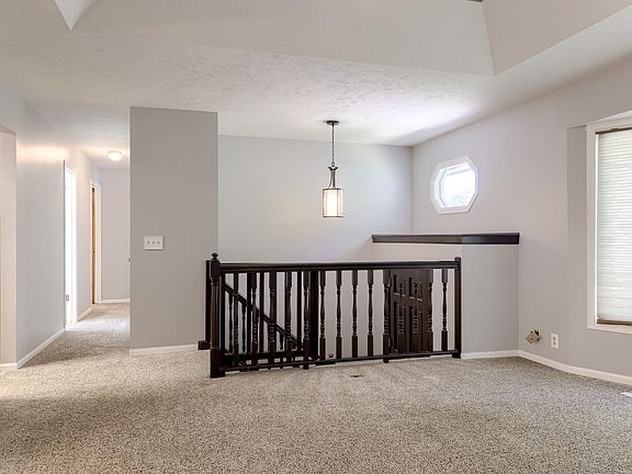 5th image of 5027 S 149th St