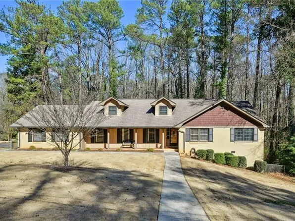 5476 Leather Stocking Ln, Stone Mountain, GA 30087