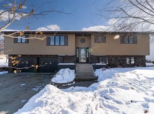 911 Mill St, Traer, IA 50675