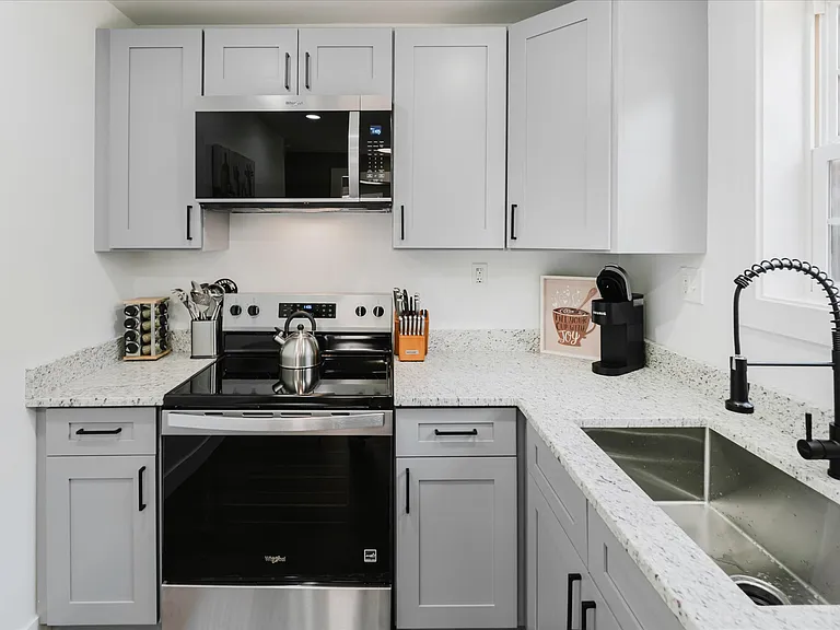 1210 Washtenaw Ave — Photo 16