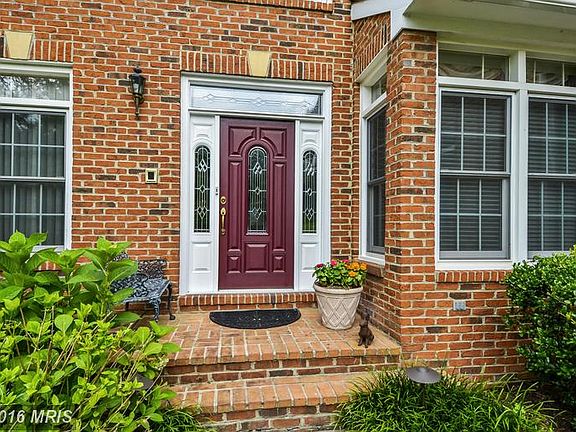 2nd image of 9013 Holly Leaf Ln