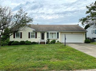 691 Ridgewood Dr, Coshocton, OH 43812