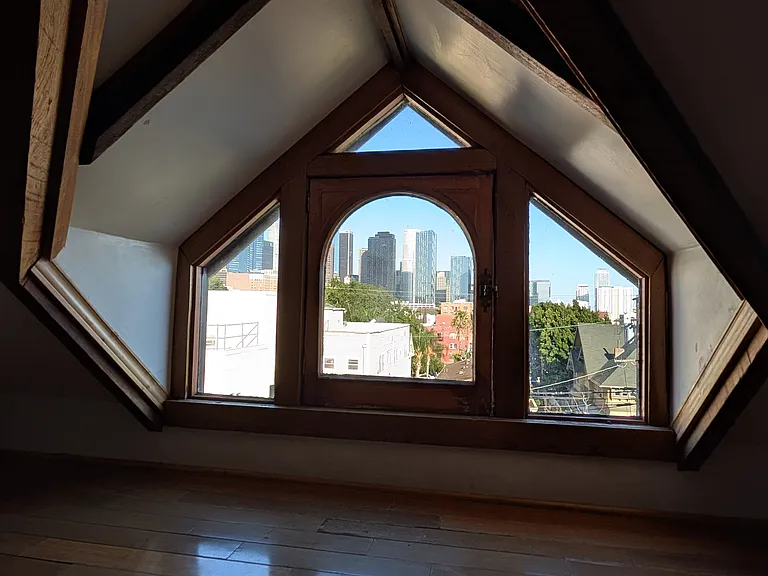 826 S Burlington Ave — Photo 12