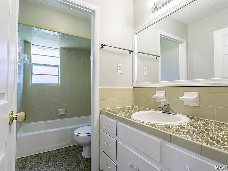 110 Diane Dr — Photo 31