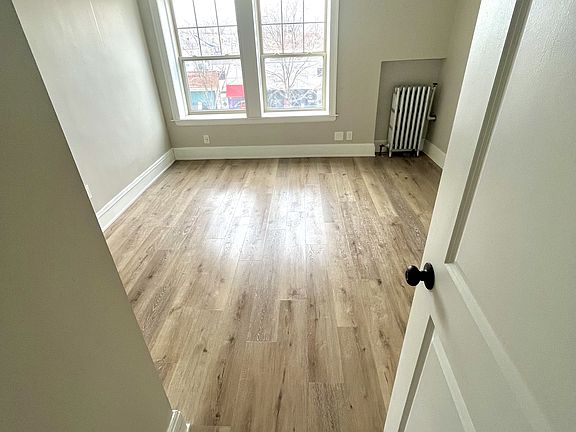 4th image of 13450 Cedar Rd #4