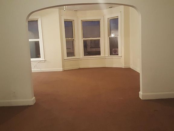 3rd image of 117 1/2 E Washington St