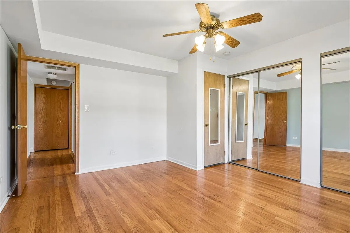 2 bed, 900 sqft, $1,800 — Photo 2