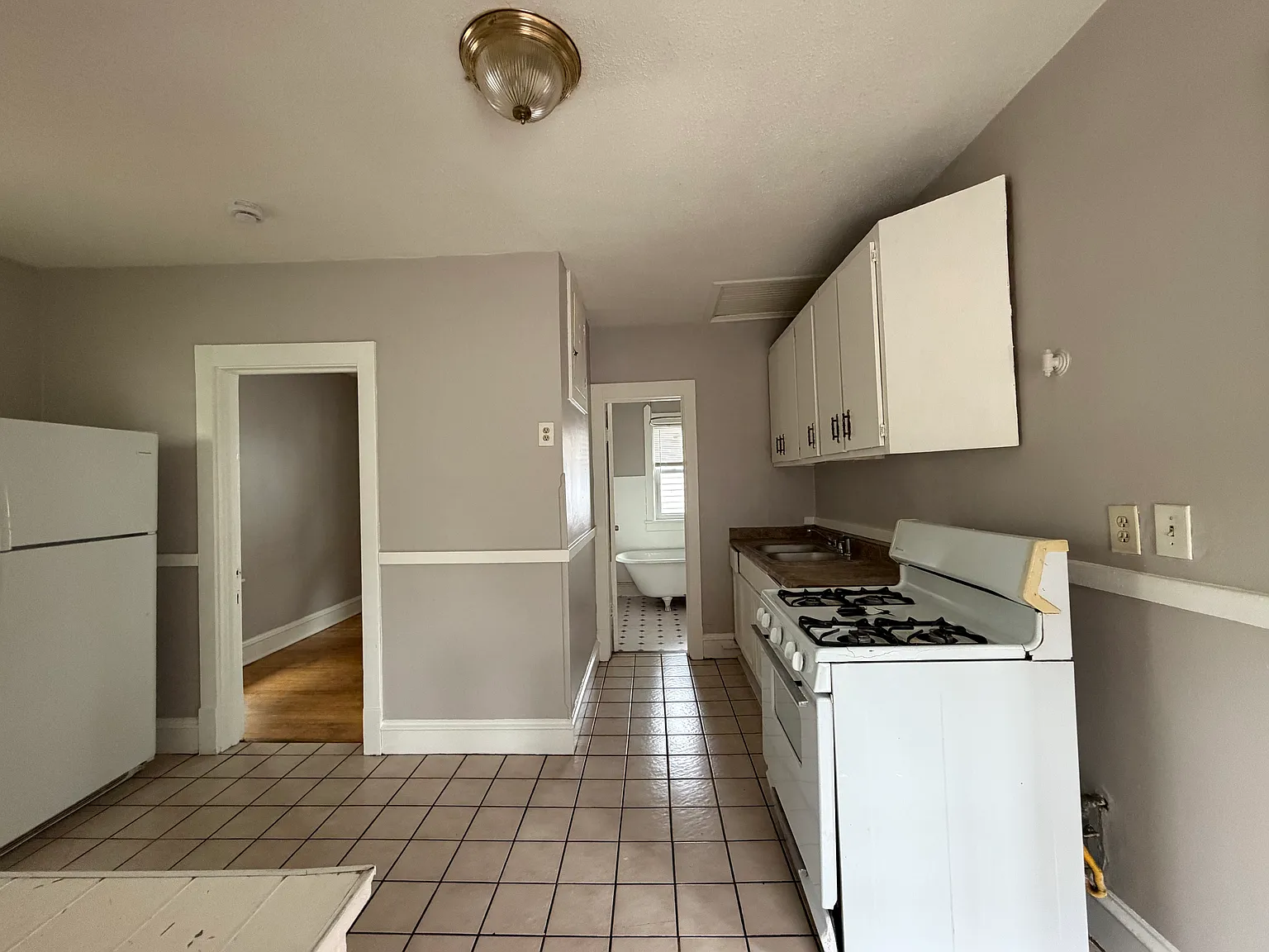 2 bed, 1100 sqft, $1,600 — Photo 4