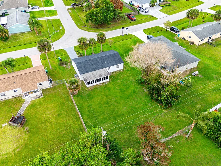 2937 SE Ironton Ave — Photo 32