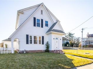 186 Bluff Ave, Cranston, RI 02905