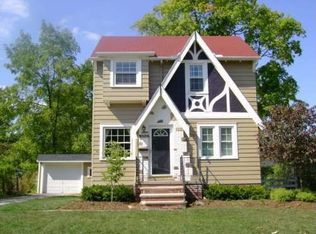 4242 W 222nd St, Fairview Park, OH