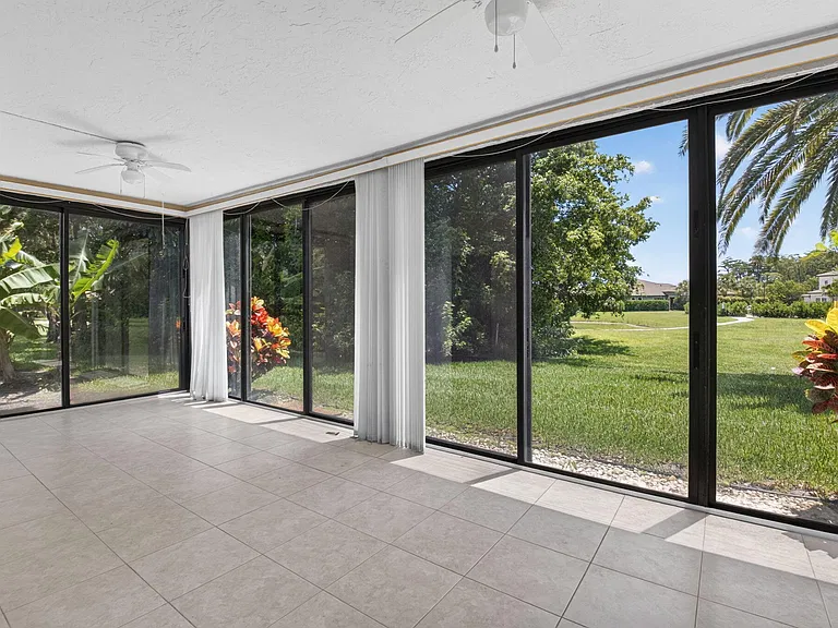 9264 Vista Del Lago #A — Photo 31