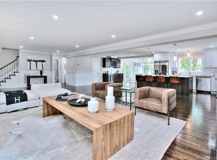 320 Old Oaks Rd, Fairfield, CT 06825