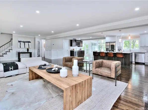 320 Old Oaks Road, Fairfield, CT 06825