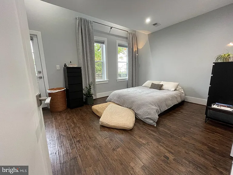 621 Longfellow St NW — Photo 7