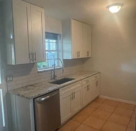 2nd image of 806 NE 23rd Dr