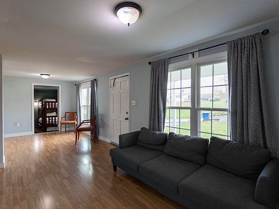 4th image of 40 Jordan Rd